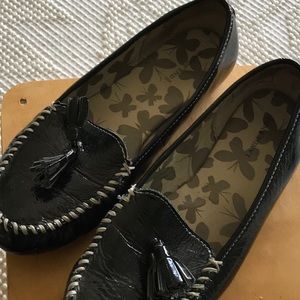 Black patent leather flats